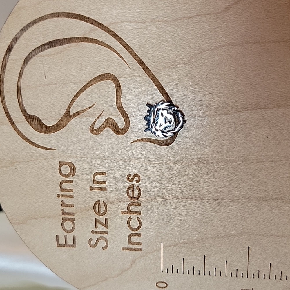 Rastafari Lion 14k Gold Stud Earrings, Lion of Judah, unisex - Picture 8 of 10